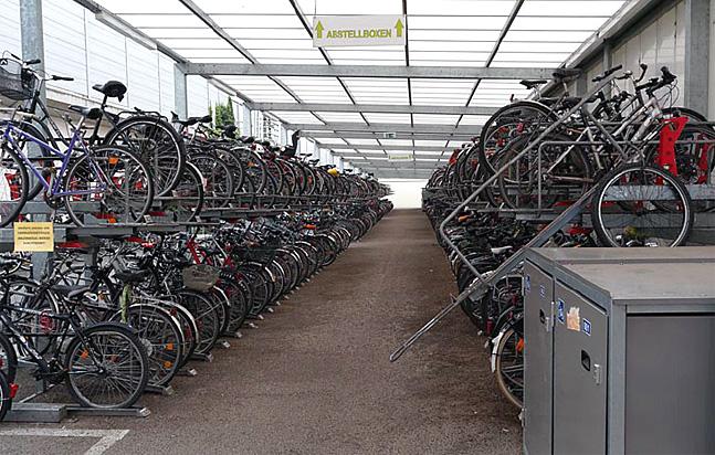 Fahrrad-Garage am Erfurter Bahnhof Fahrrad-Garage am Erfurter Bahnhof